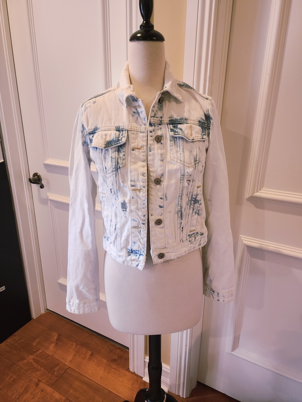 Abercrombie & Fitch White Denim Jacket with Blue Wash